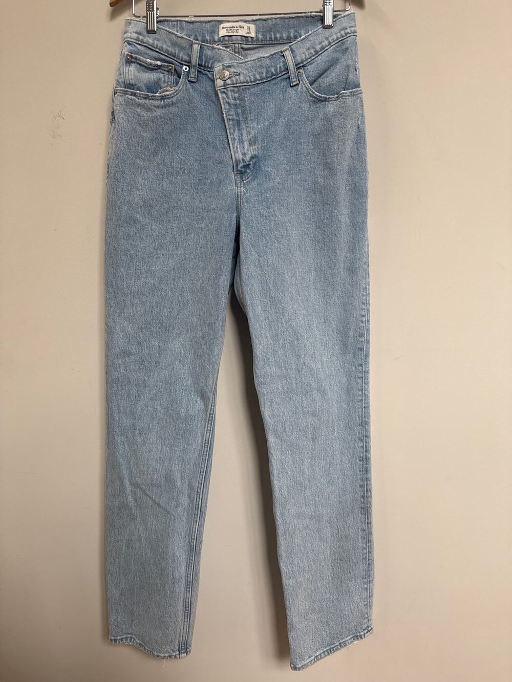 Abercrombie & Fitch 90s Straight Ultra High Rise Criss Cross Waist 31 12 Long